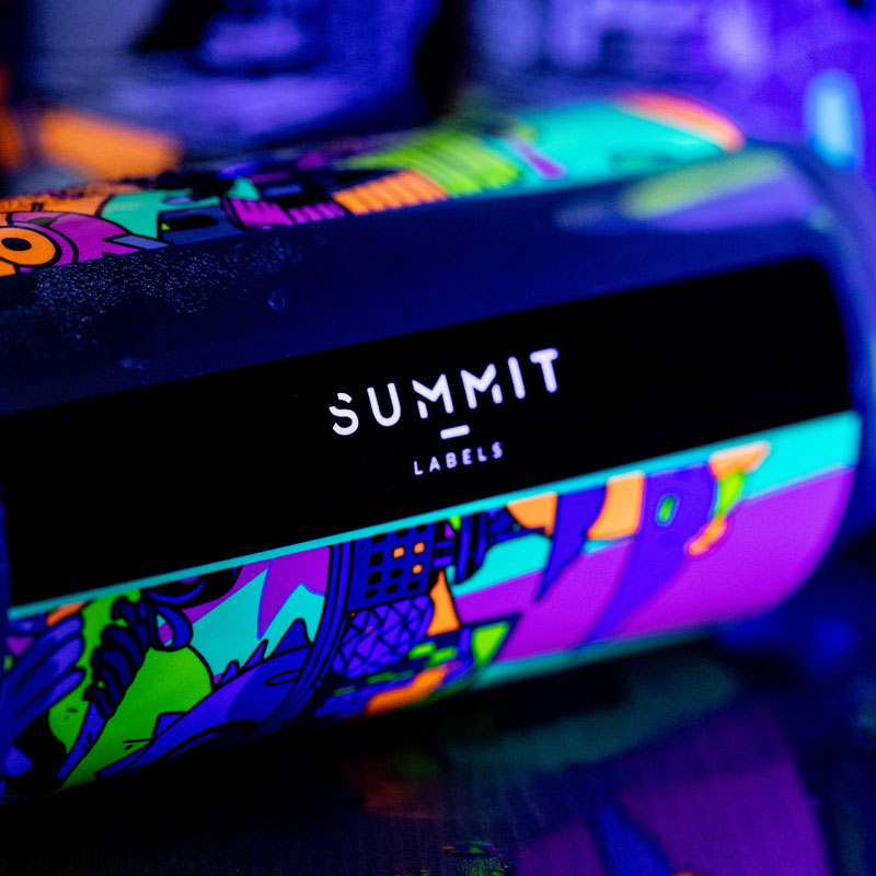 close-up of Summit Labels logo on fluorescent can label